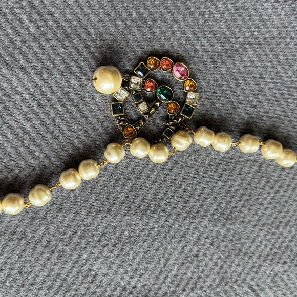 Gucci Gold Pearl Metal Double G Crystal Necklace Women's - Picture 4 of 10